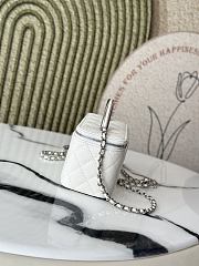 Chanel Top Handle Vanity Case White Caviar 17x8x9.5cm - 6