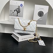 Chanel Folding Bag White Lambskin 22x15x5.5cm - 1