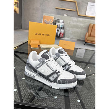 Louis Vuittonn LV Trainer Sneaker Grey