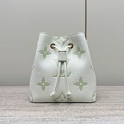 Louis Vuitton LV Néonoé BB Bag Latte/Matcha 20x20x13cm - 1