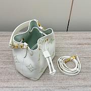 Louis Vuitton LV Néonoé BB Bag Latte/Matcha 20x20x13cm - 3