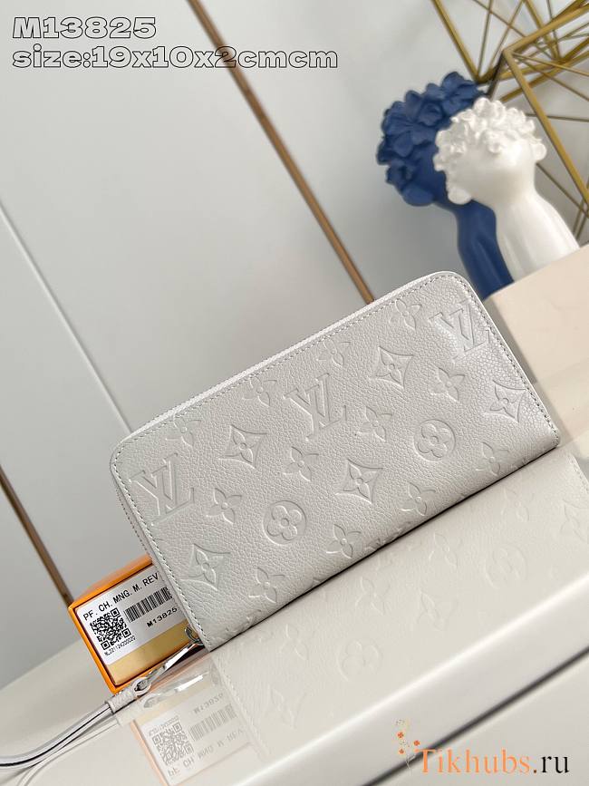 Louis Vuitton LV Zippy Wallet Grey 19.5x10.5x2.5cm - 1