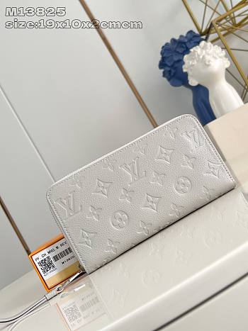 Louis Vuitton LV Zippy Wallet Grey 19.5x10.5x2.5cm