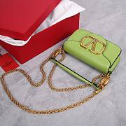 Valentino Garavani Small Loco Green Shoulder Bag 20x11x5cm - 2