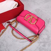 Valentino Garavani Small Loco Pink Shoulder Bag 20x11x5cm - 2