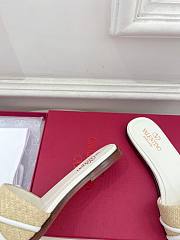 Valentino Garavani VLogo Raffia-trimmed White Slides - 5