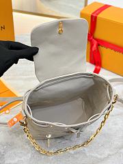 Louis Vuitton LV Coussin Backpack PM Grey 26x21x10cm - 3