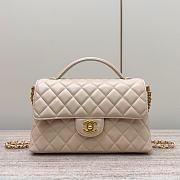 Chanel Medium Flap Bag Beige Lambskin Gold 27x16x7.5cm - 1