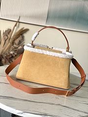 Louis Vuitton LV Capucines GM Souple Beige Suede 38x23x16cm - 2