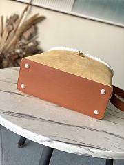 Louis Vuitton LV Capucines GM Souple Beige Suede 38x23x16cm - 3