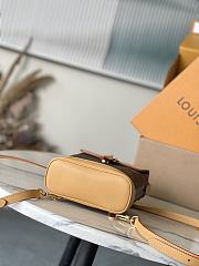 Louis Vuitton LV Soho Mini Backpack 23x17x8cm - 6