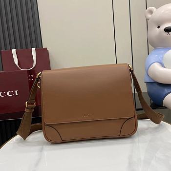 Gucci GG Emblem Medium Crossbody Bag Brown 29x23x7.5cm
