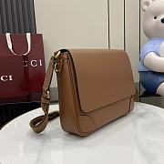 Gucci GG Emblem Medium Crossbody Bag Brown 29x23x7.5cm - 4