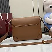 Gucci GG Emblem Medium Crossbody Bag Brown 29x23x7.5cm - 3