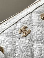 Chanel 25P Clutch With Chain White Caviar 18.5x11.5x11cm - 4