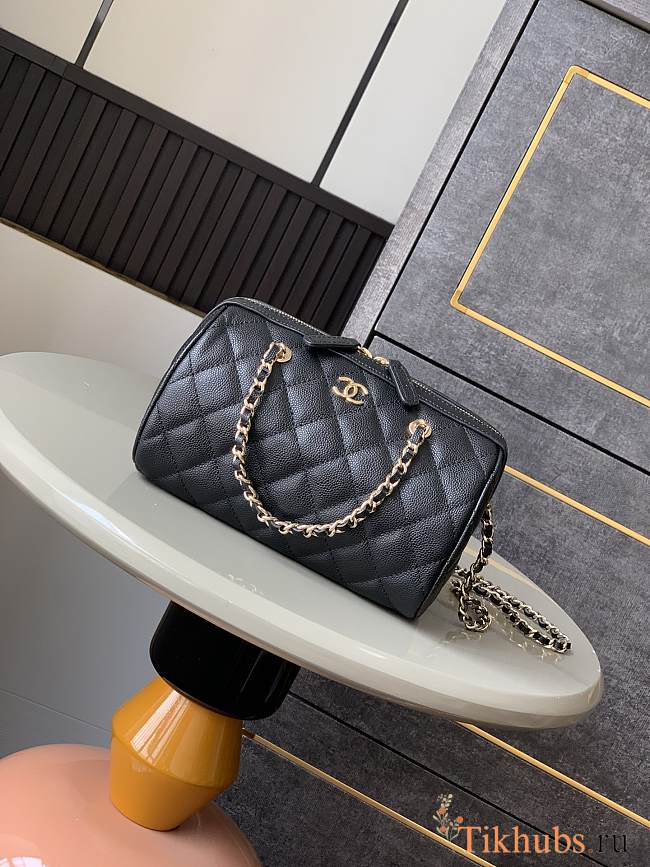 Chanel 25P Clutch With Chain Black Caviar 18.5x11.5x11cm - 1