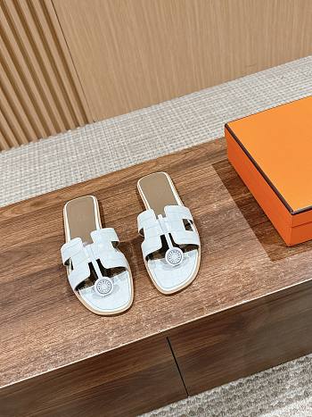 Hermes Oran White Crocodile slides