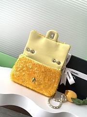 Chanel Flap Bag Sequins Yellow Gold 21x14x8cm - 6