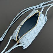 Bottega Veneta Intrecciato Concert Pouch Blue 18.5x11.5x8.5cm - 2