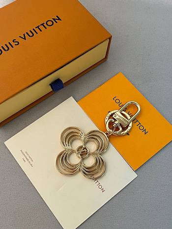 Louis Vuitton LV Keychain 02