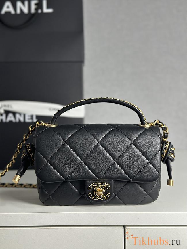 Chanel 25C Flap Bag Black Lambskin Gold 18x5x13cm - 1