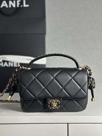 Chanel 25C Flap Bag Black Lambskin Gold 18x5x13cm