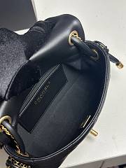 Chanel 25C Flap Bag Black Lambskin Gold 18x5x13cm - 2
