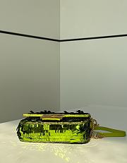 Fendi Baguette Mini Fuchsia Sequin Leather Green Bag 19x11x5cm - 2