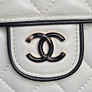 Chanel Bag White Black Lambskin 19.5x12.5x3.5cm - 6