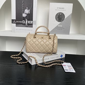Chanel 25P Clutch With Chain Beige Lambskin 18.5x11.5x11cm