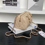 Chanel 25P Clutch With Chain Beige Lambskin 18.5x11.5x11cm - 2