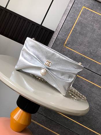 Chanel Clutch With Chain Metallic Lambskin 24x14x5cm