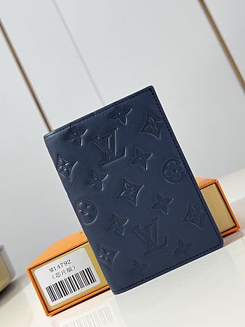 Louis Vuitton LV Passport Cover Navy Blue 10x14x2.5cm
