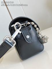 Louis Vuitton LV Cargo Wearable Wallet 23x14x10cm - 2
