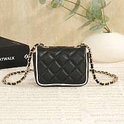 Chanel Clutch With Chain Lambskin Black & White 11.5x8.5x4cm - 6