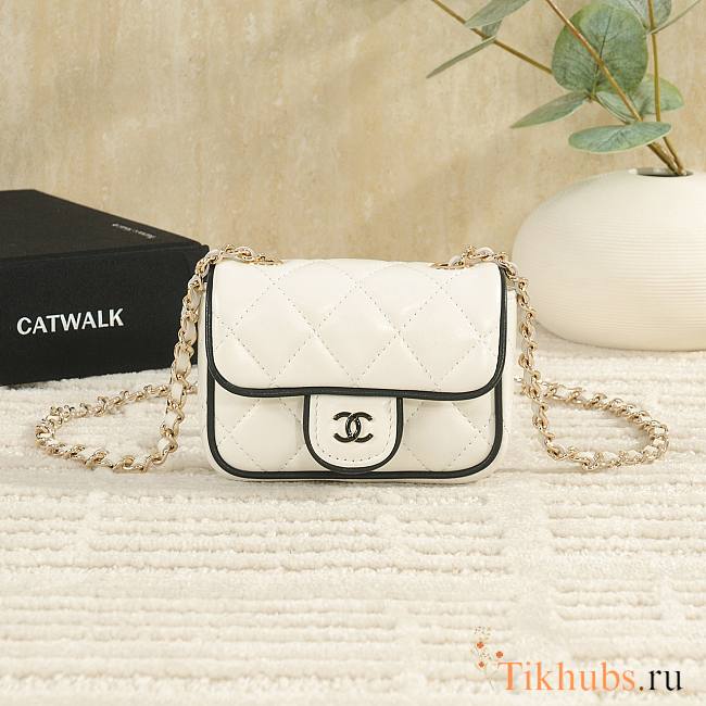 Chanel Clutch With Chain Lambskin White Black 11.5x8.5x4cm - 1
