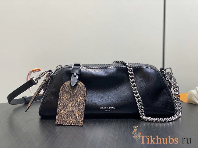 Louis Vuitton LV Pochette Vibe Bag Black 25x10x7.5cm - 1