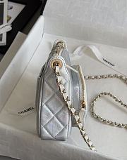 Chanel Clutch With Chain Iridescent Metallic Lambskin 15x21x7.5cm - 5