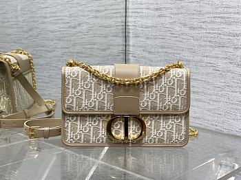 Dior 30 Montaigne Chain Bag Natural Oblique 25x16.5x8cm