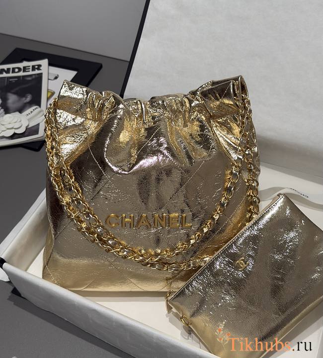 Chanel 22 Handbag Gold 35x37x7cm - 1