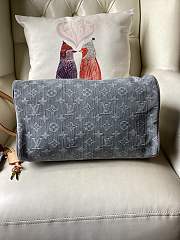 Louis Vuitton LV Speedy Soft 30 Bag Grey 30x21x17cm - 3