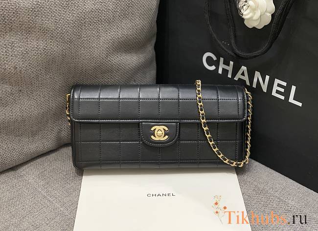 Chanel Black Lambskin Shoulder Bag 26x13x4cm - 1