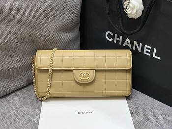Chanel Beige Lambskin Shoulder Bag 26x13x4cm
