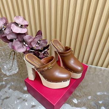 Valentino Garavani Black Tan-Go Clogs Tan 10cm