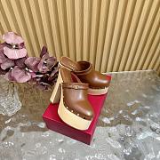 Valentino Garavani Black Tan-Go Clogs Tan 10cm - 2