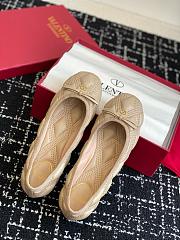 Valentino Garavani Quiltie 67 Beige Ballerinas Flat - 1
