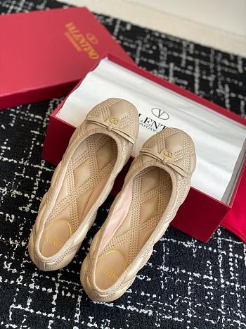 Valentino Garavani Quiltie 67 Beige Ballerinas Flat