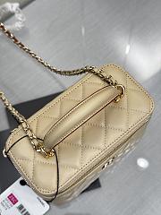 Chanel Top Handle Vanity Case Beige Lambskin 16.5x10x8cm - 2