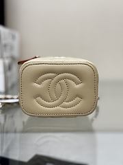 Chanel Mini Top Handle Vanity Case Beige Lambskin 10x9x7cm - 5