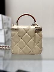 Chanel Mini Top Handle Vanity Case Beige Lambskin 10x9x7cm - 4